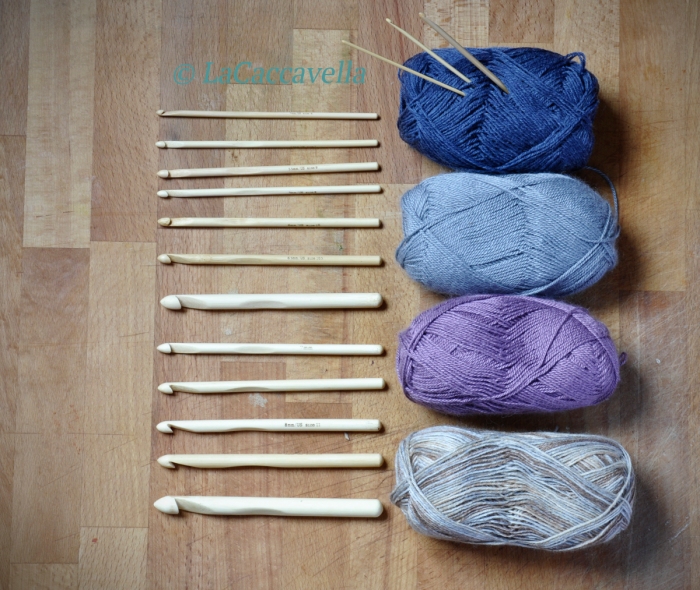 uncinetto, crochet, crochet hooks, wood hooks, lana, yarn, wool, fiordilana