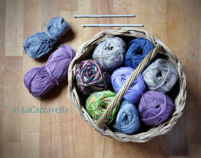 uncinetto, crochet, crochet hooks, wood hooks, lana, fiordilana, yarn, wool